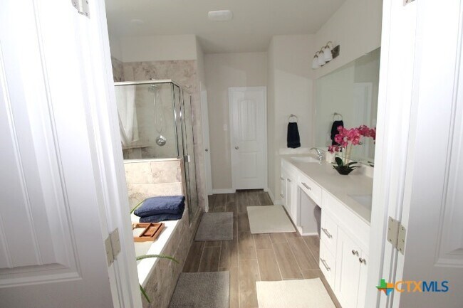 Building Photo - 6307 Verde Dr