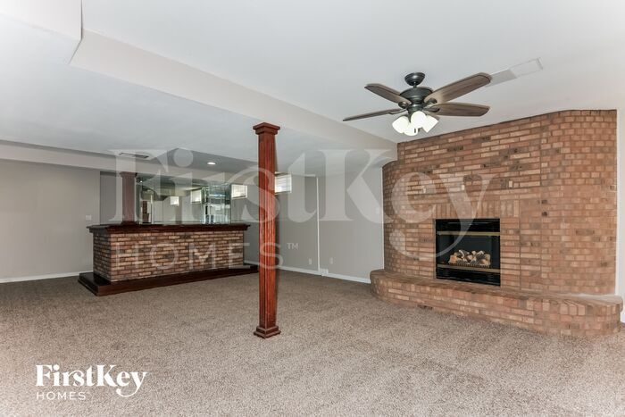 Building Photo - 212 Royallmanor Ln