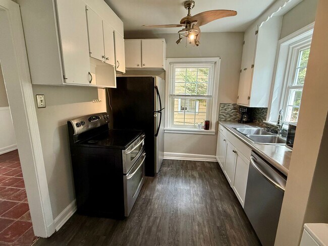 Building Photo - Updated 3BR Home in Coveted Forest Hill Pa...