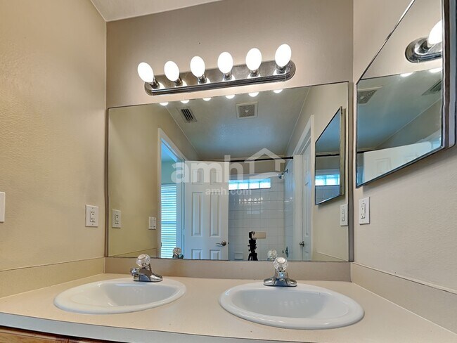 Building Photo - 5233 Mango Fruit St