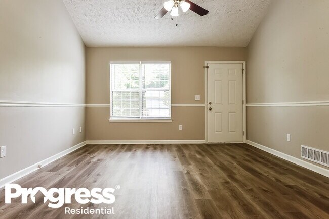 Building Photo - 3077 Botany Dr