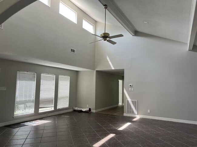 Building Photo - 14221 Horseshoe Bend
