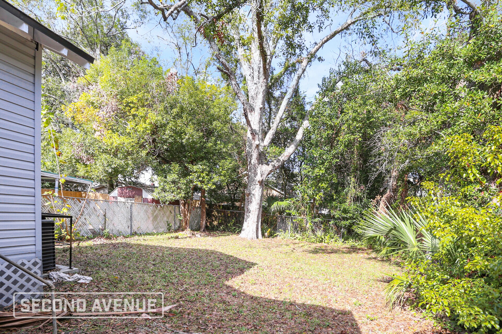 Building Photo - 1417 W 6th St