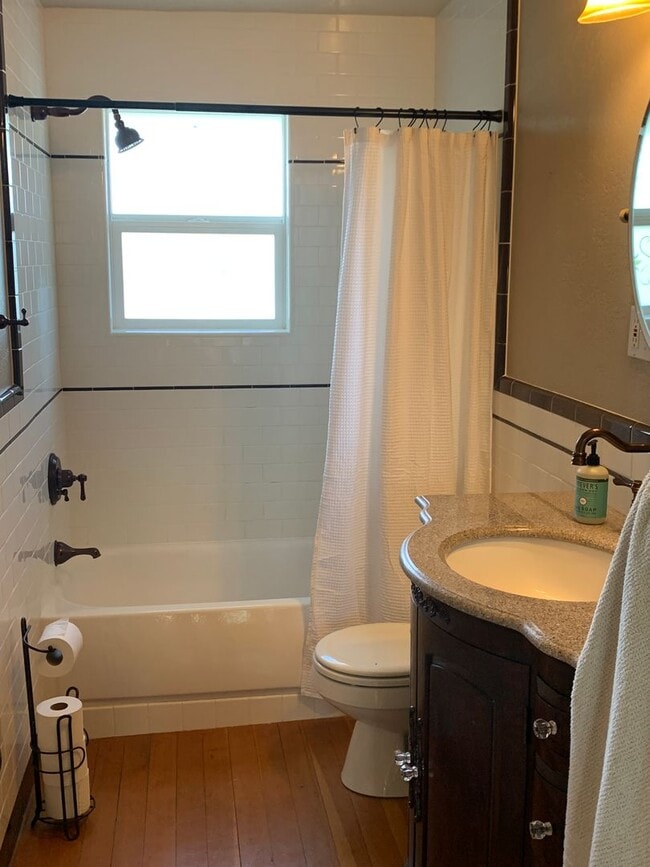 Building Photo - Downtown Auburn Charmer