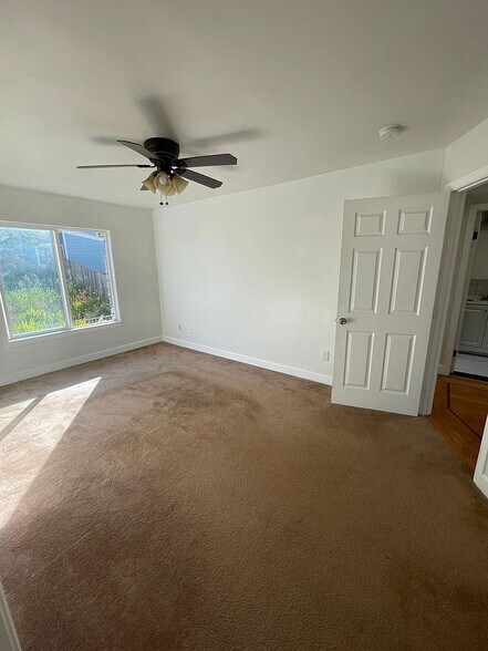 Building Photo - 432 Russia Ave