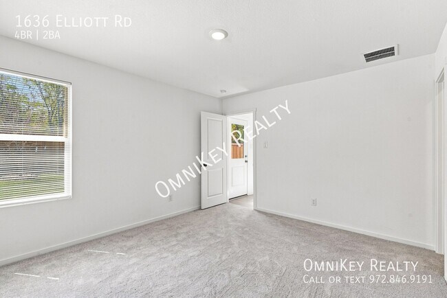 Building Photo - 1636 Elliott Rd