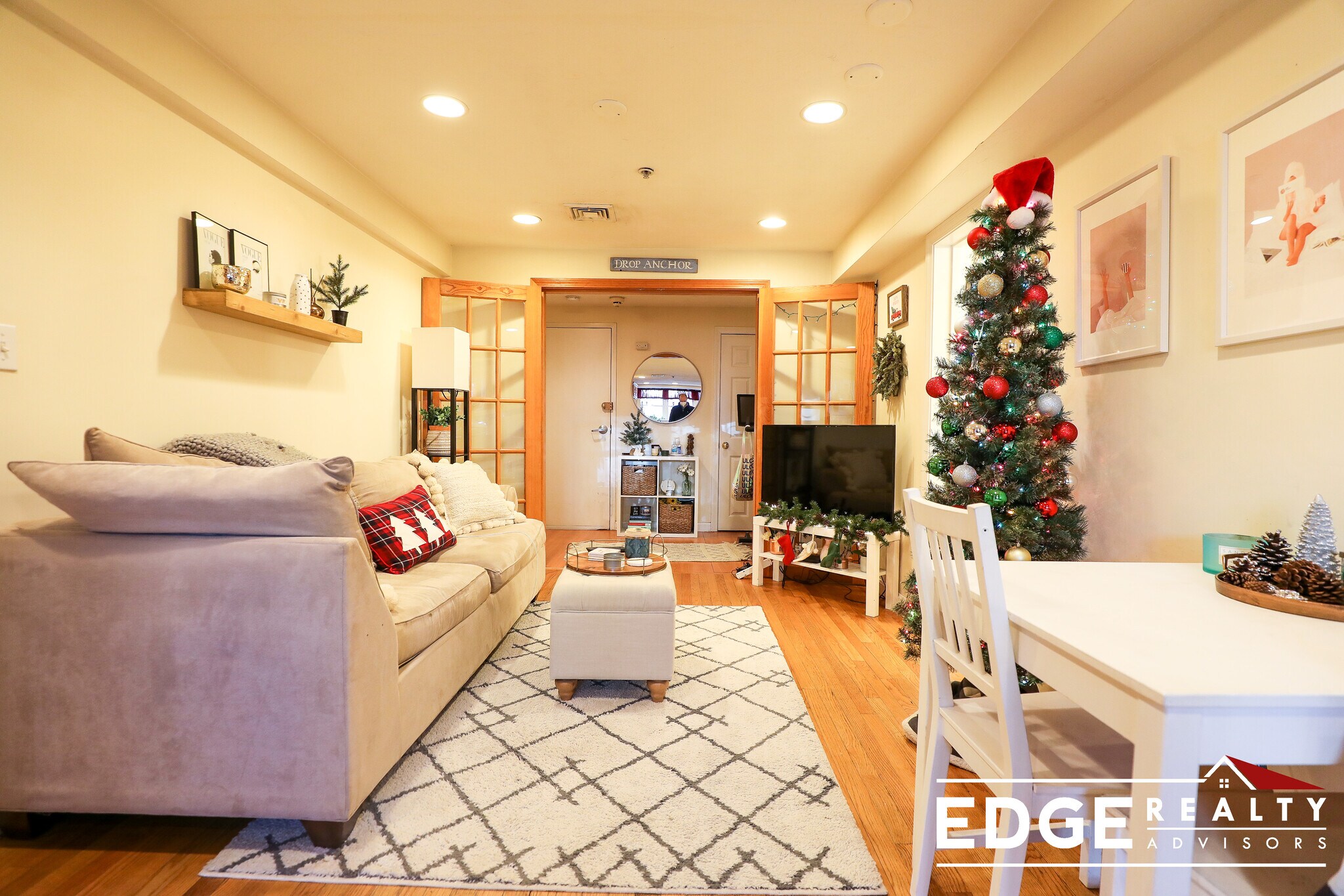 Building Photo - 18 Sutherland Rd