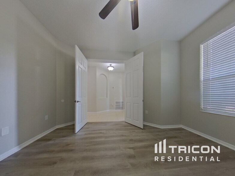 Building Photo - 3542 Oak Brook Ln