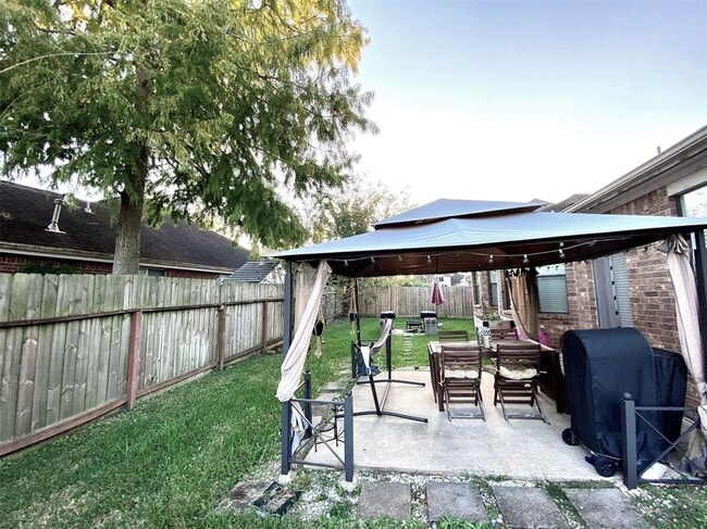 Building Photo - 16803 Bay Ledge Ct