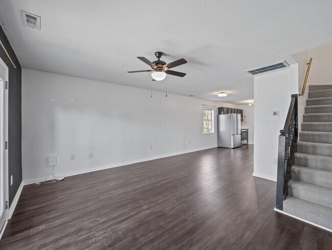 Building Photo - Welcome to New River Homes!