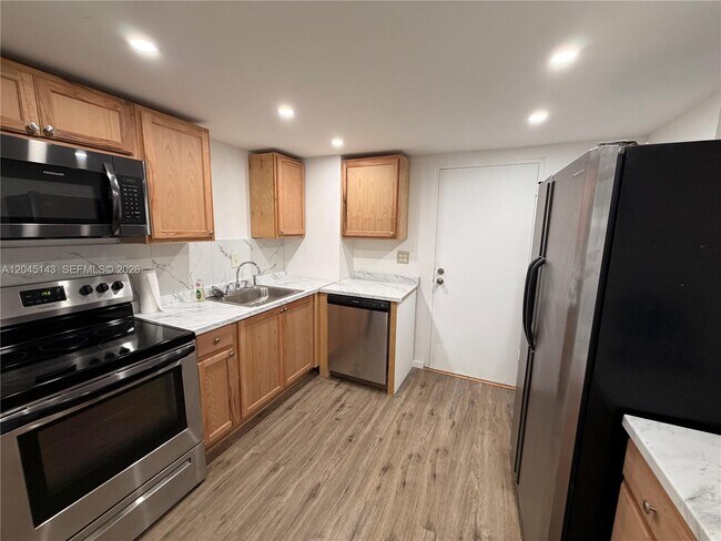 Building Photo - 3301 Spanish Moss Terrace
