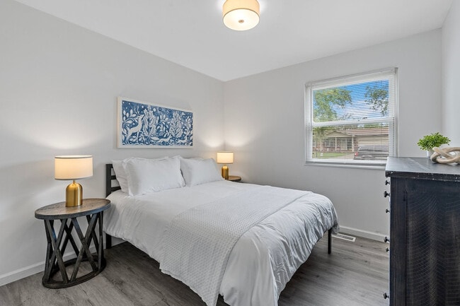 Building Photo - 2662 Smoke View Dr