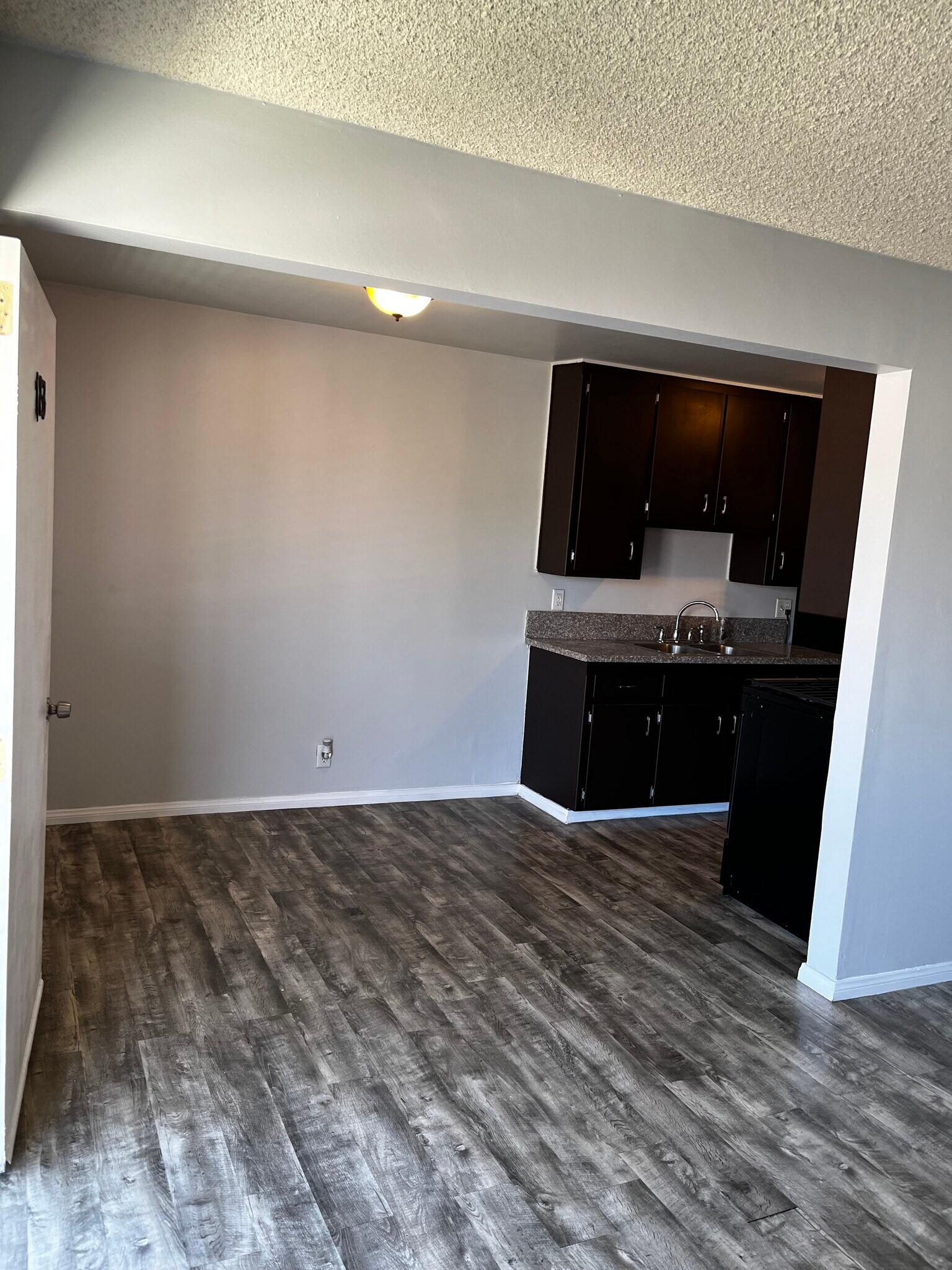 Building Photo - 783 Karesh Ave