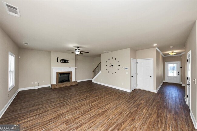 Building Photo - 2375 Walker Dr