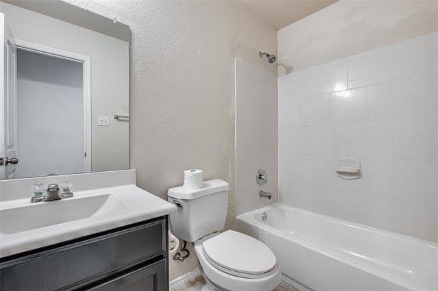 Building Photo - 8928 Holliday Ln