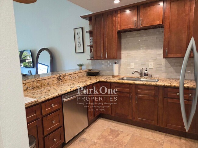 Building Photo - 1733 S Villa Way