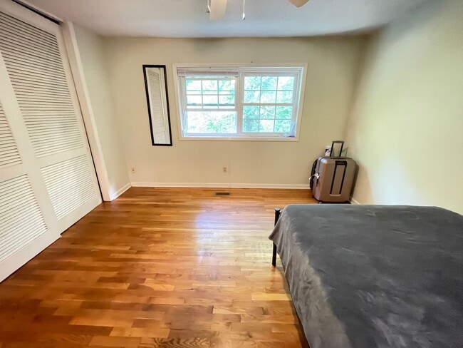 Building Photo - Incredible location! Fidelity Court offers comfort and convenience in the heart of Carrboro...