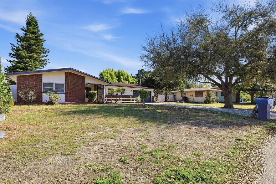 Building Photo - 5601 Forest Hills Dr