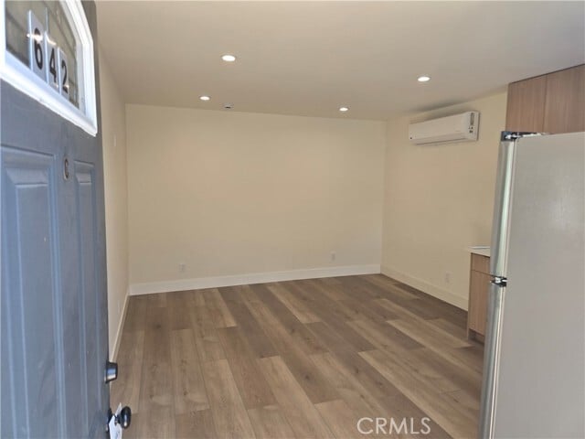 Building Photo - 642 W Glenoaks Blvd