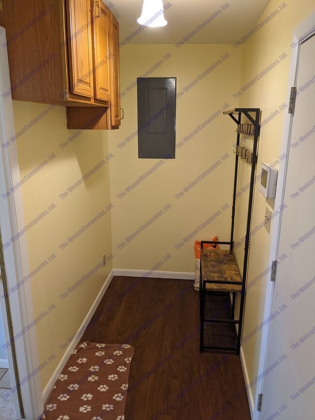 Building Photo - Now leasing!!!