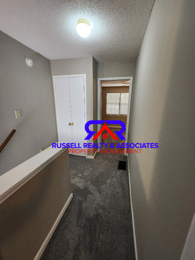 Building Photo - Alabaster Townhome
