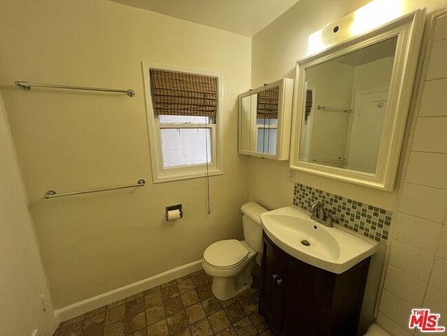 Building Photo - 2019 Cypress Ave.