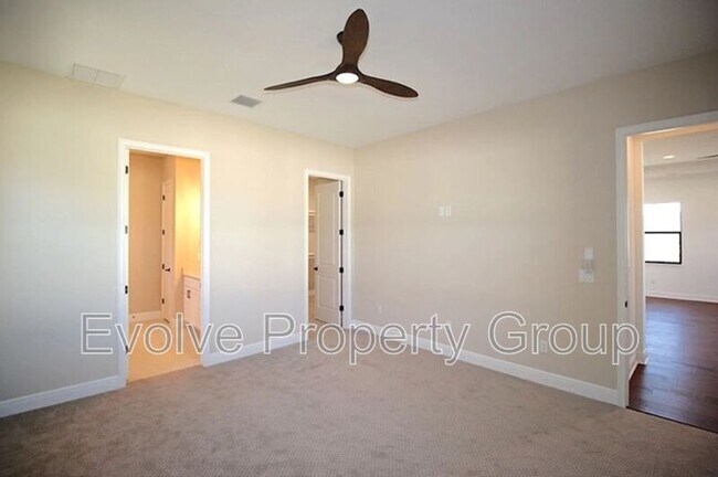 Building Photo - 20 Del Palma Dr