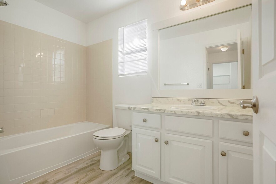 Building Photo - 11886 Trail Ct