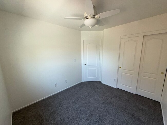 Building Photo - 4 Bedroom 2 Story Home