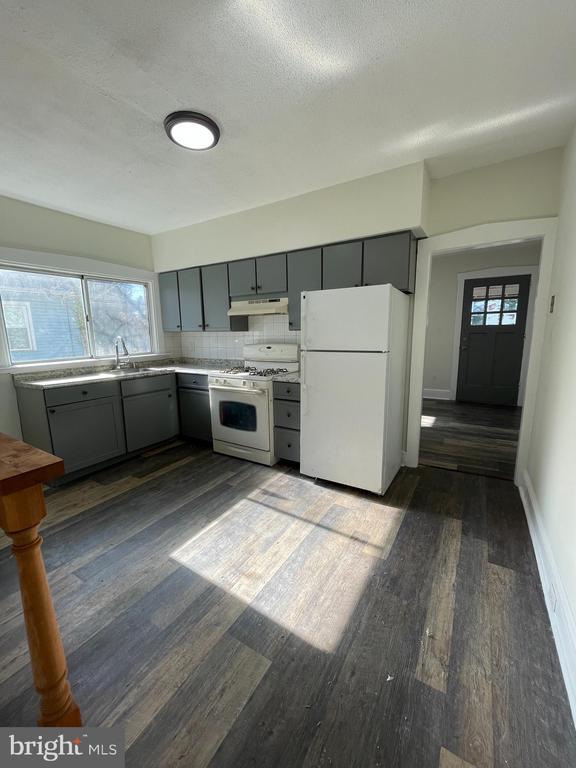 Building Photo - 37 E Gloucester Pike
