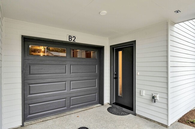 Building Photo - Brand New Luxury Townhomes in North Lynnwood!