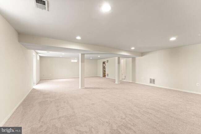 Building Photo - 8309 Double Eagle St