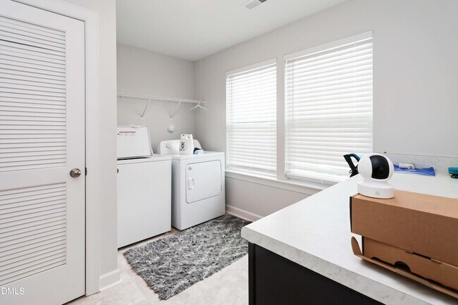 Building Photo - 396 Bent Willow Dr