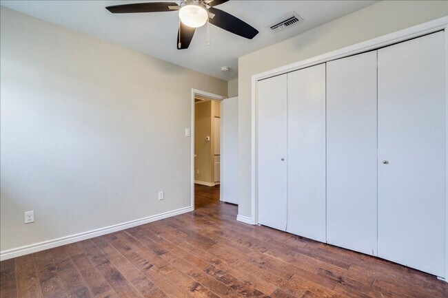 Building Photo - 1411 Norwalk-207