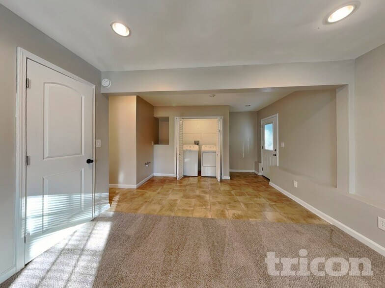 Building Photo - 2092 Brooks Rd SE