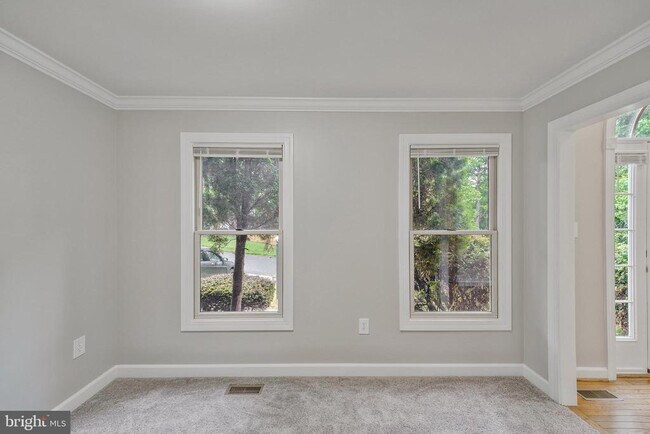 Building Photo - 4287 Exeter Dr