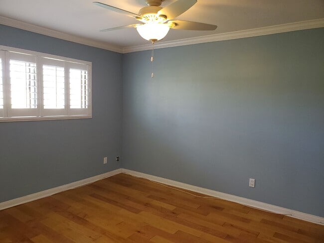 Building Photo - 6780 Mission Gorge Rd