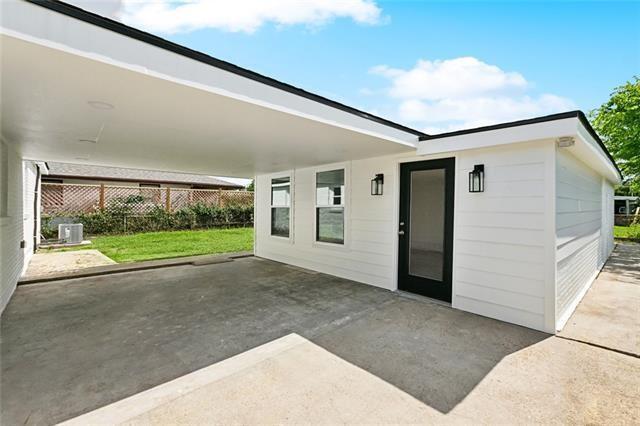 Building Photo - 1221 Gaudet Dr