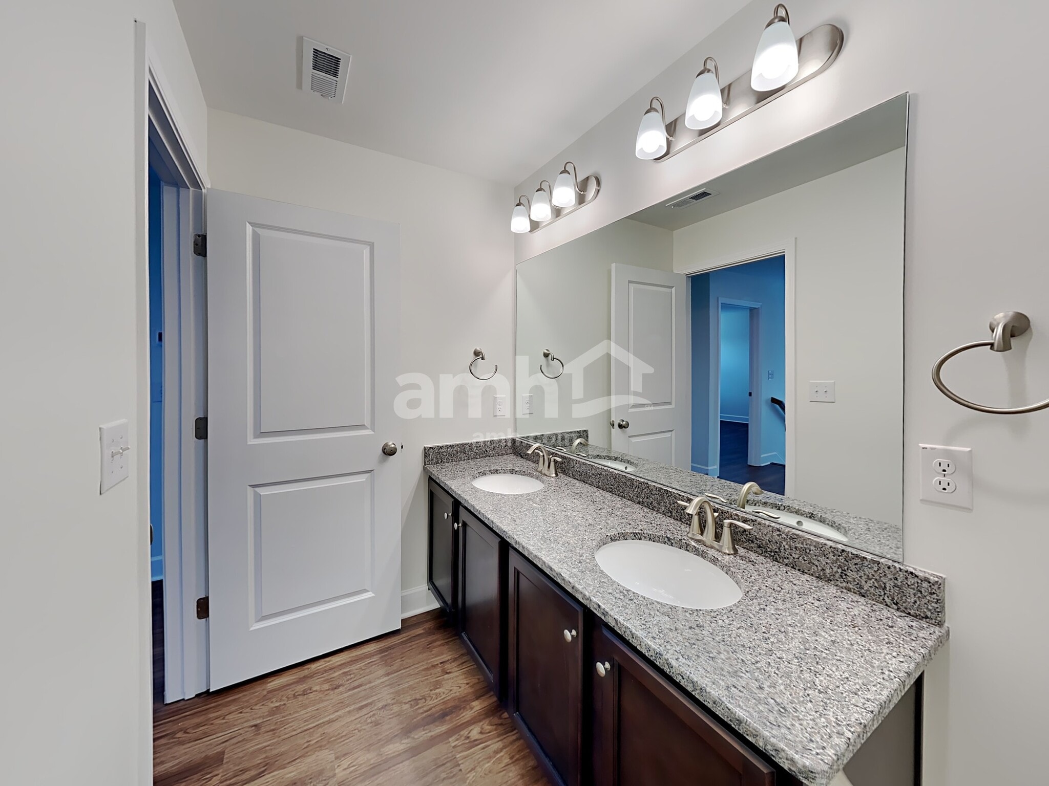 Building Photo - 5827 Zurich Rd