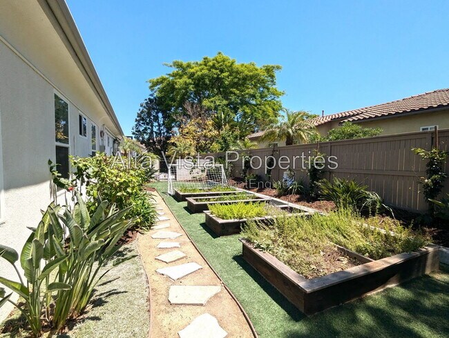 Building Photo - 9129 White Alder Ct