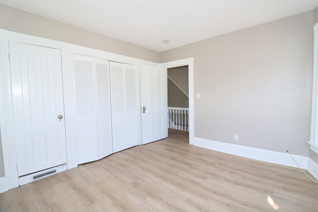 Building Photo - 154 Hawthorne Ave