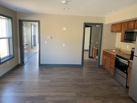 Building Photo - 324 Scotts Run Rd