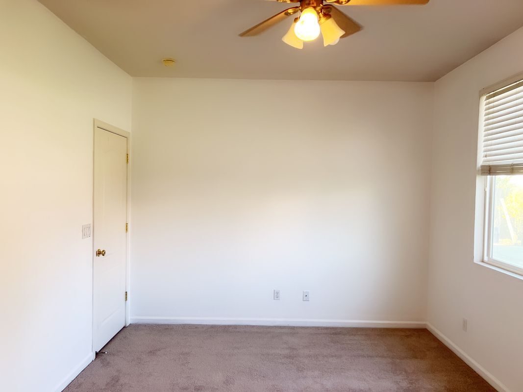 Building Photo - 9359 Ironstone Way