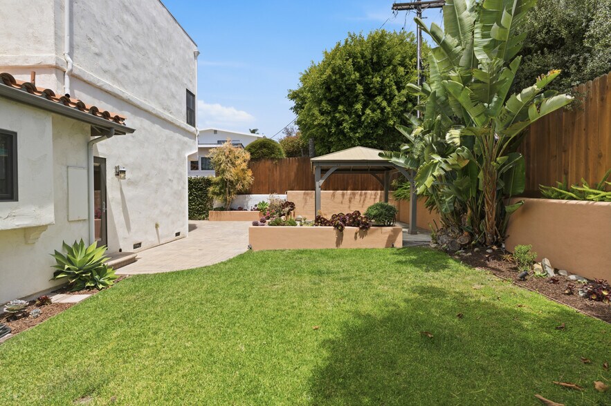 Building Photo - 173 W Avenida Alessandro