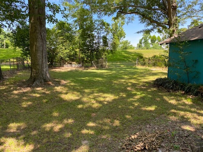 Building Photo - 2 BED WEST MONROE SECTION 8