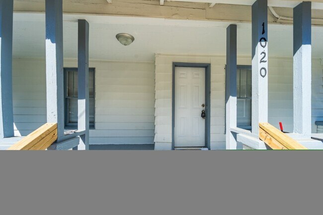 Building Photo - Hot Listing in Bessemer! 3 Beds, 2 Baths &...