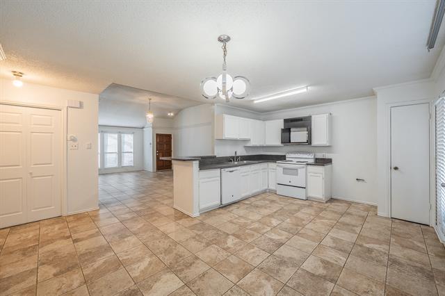 Building Photo - 808 Blessing Creek Dr