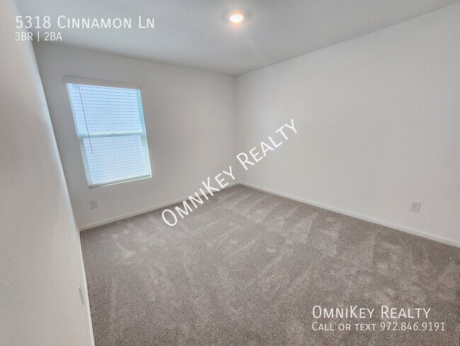 Building Photo - 5318 Cinnamon Ln