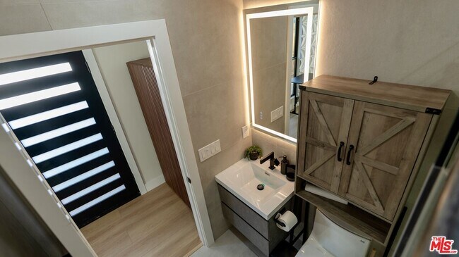 Building Photo - 22454 Dolorosa St