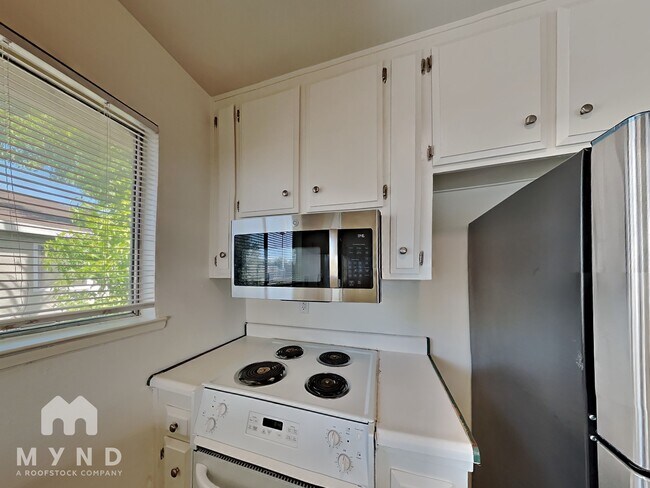 Building Photo - 3157 Occidental Dr